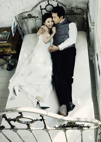 Ngắm bộ ảnh cưới "hiếm hoi"của Park Sung Woong và Shin Eun Jung (4)