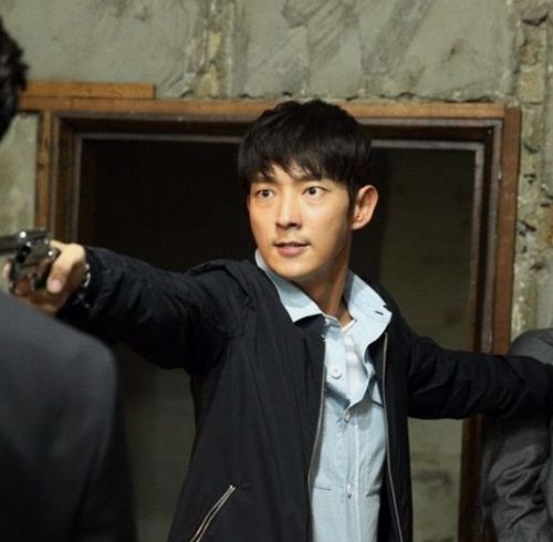 Lee Jun Ki cool ngầu trong phim hình sự Criminal Minds (3)