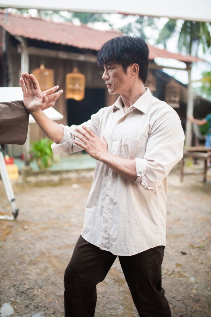 798Mười tung teaser poster hài hước hé lộ dàn nhân vật chính (4)