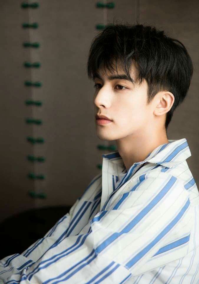 Tống Uy Long profile: Thông tin tiểu sử chàng hot boy sinh năm 99 (6)