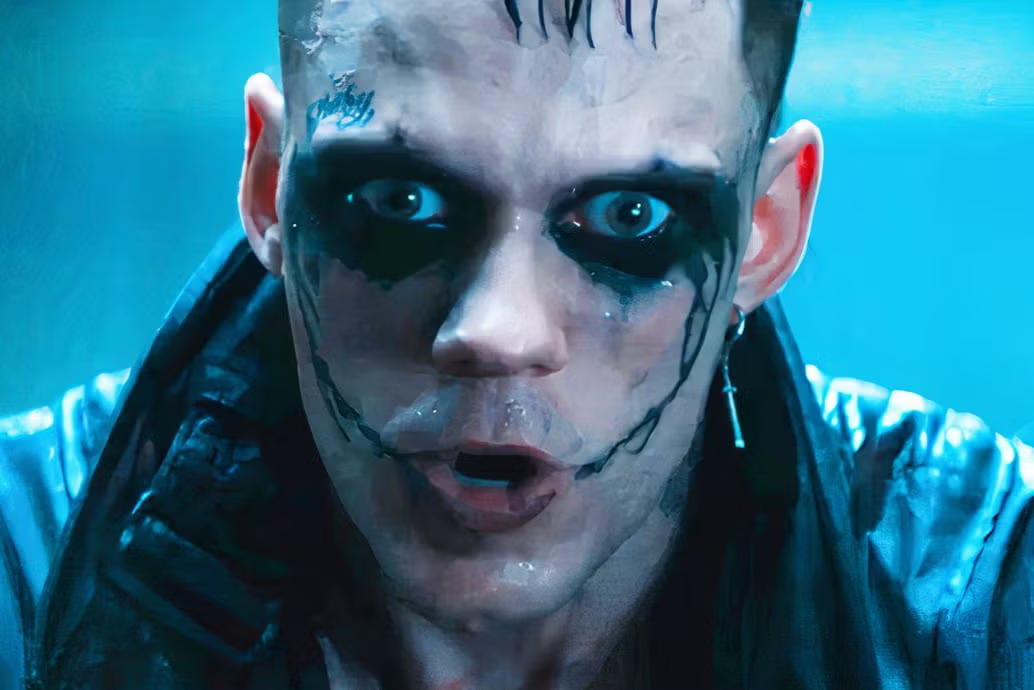 Những vai diễn ám ảnh của mỹ nam "tắc kè hoa" Bill Skarsgard  - 7