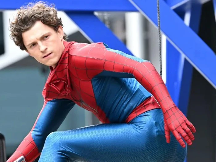 Ngôi sao Tom Holland chấn thương ngay trên phim trường "Spider-Man 4" 3