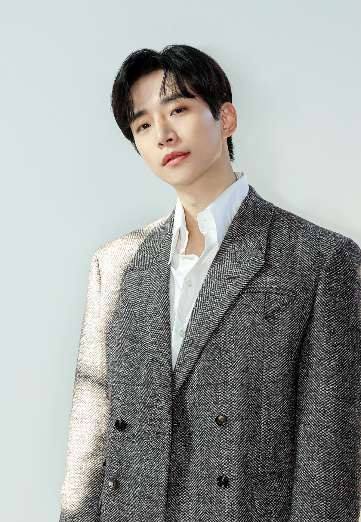 Lee Jun Ho có “cú bắt tay” đáng mong đợi cùng Hwang Jung Min 3